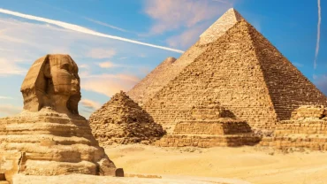 🌍 4 Egyptian Customs That Might Surprise You