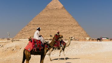 guided tourist 7 Amazing Ways to Enjoy Egypt with Confidence