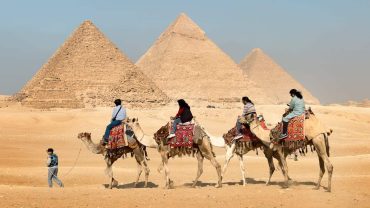 Alt Text: 3 Days Giza and Cairo Tour